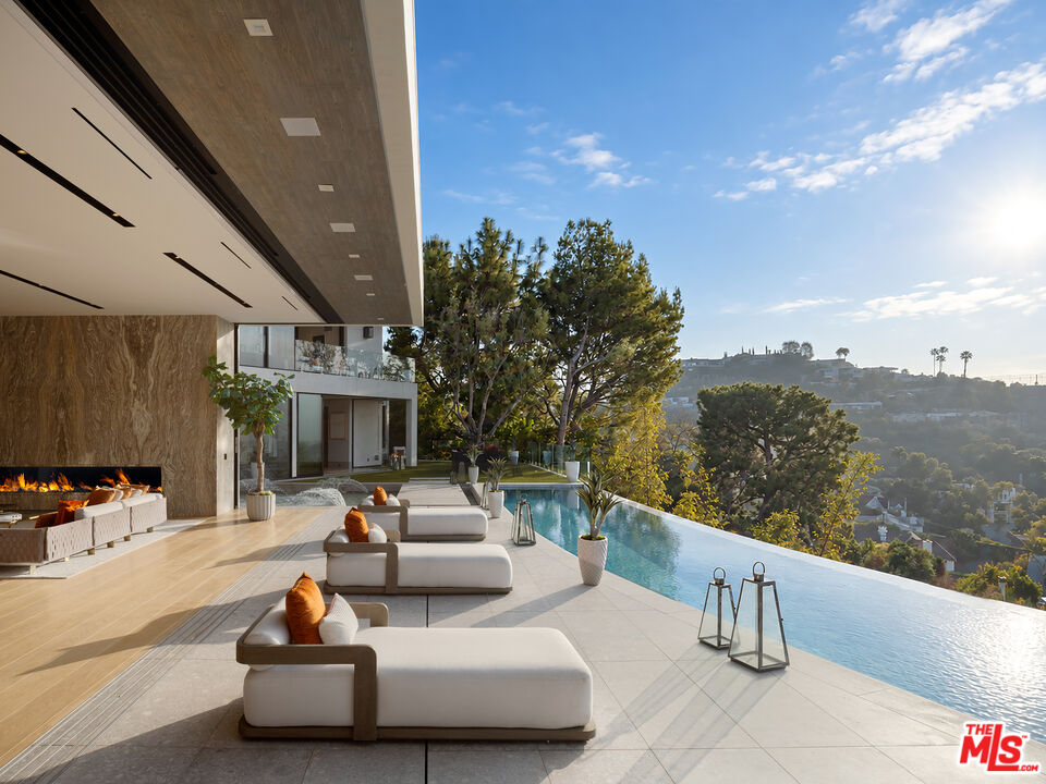 Property photo for 9330 Flicker Way, Los Angeles, CA
