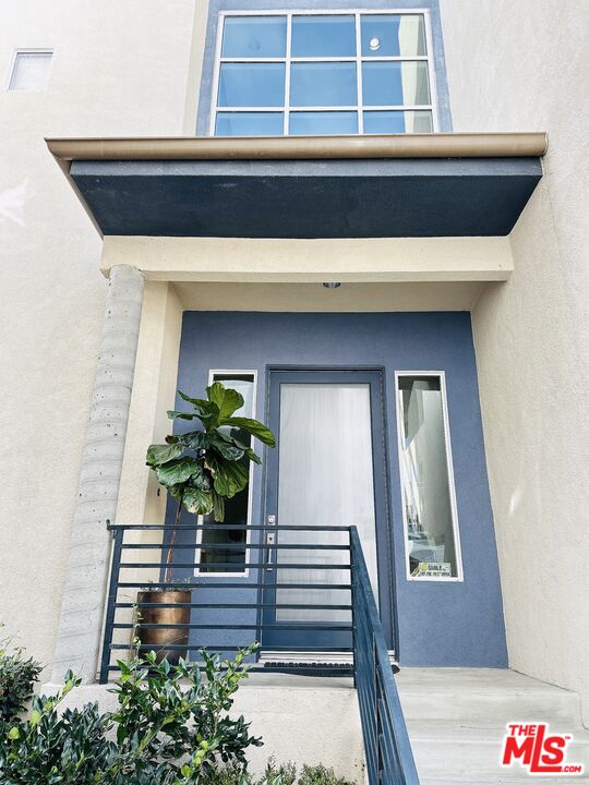Property photo for 6581 Seabluff Dr, #11, Los Angeles, CA