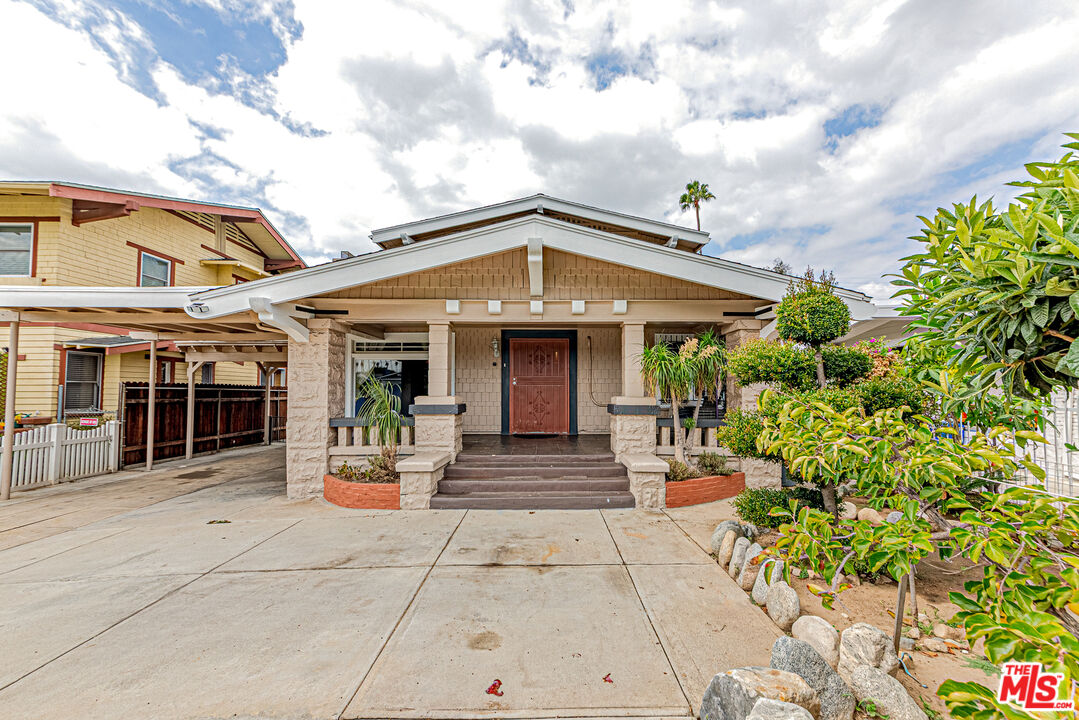 Property photo for 163 S Hobart Blvd, Los Angeles, CA
