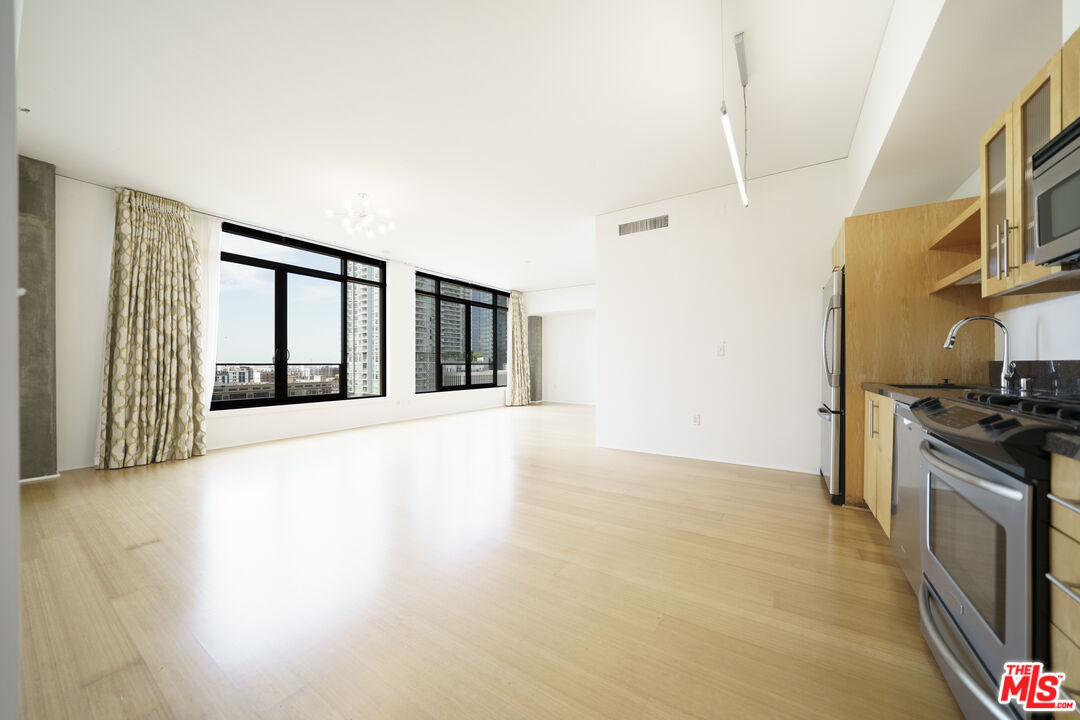 Property photo for 1111 S Grand Ave, #819, Los Angeles, CA