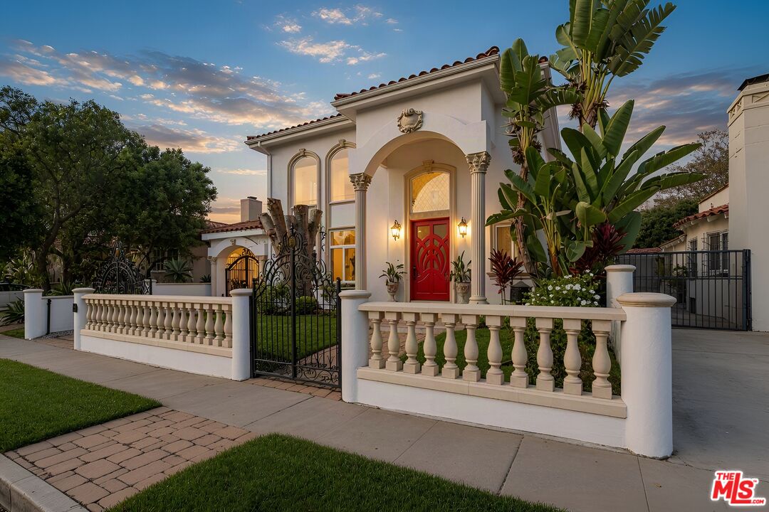 Property photo for 2339 S HOLT AVE, Los Angeles, CA