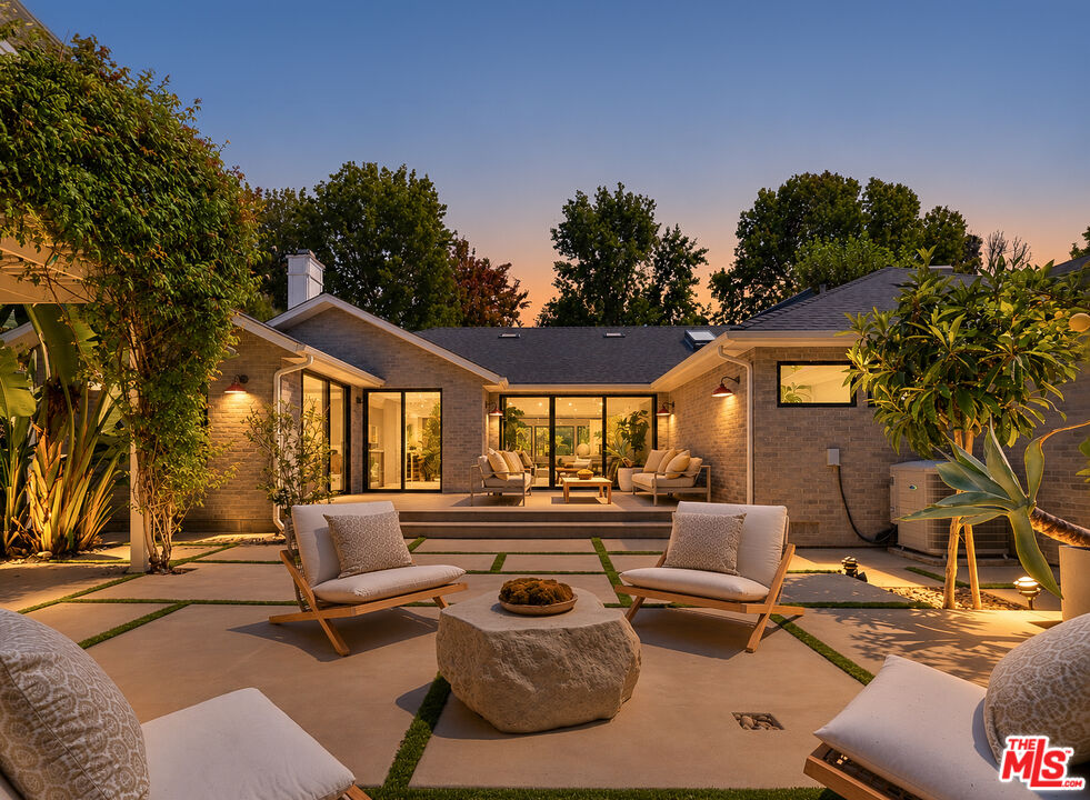 Property photo for 521 Loring Ave, Los Angeles, CA