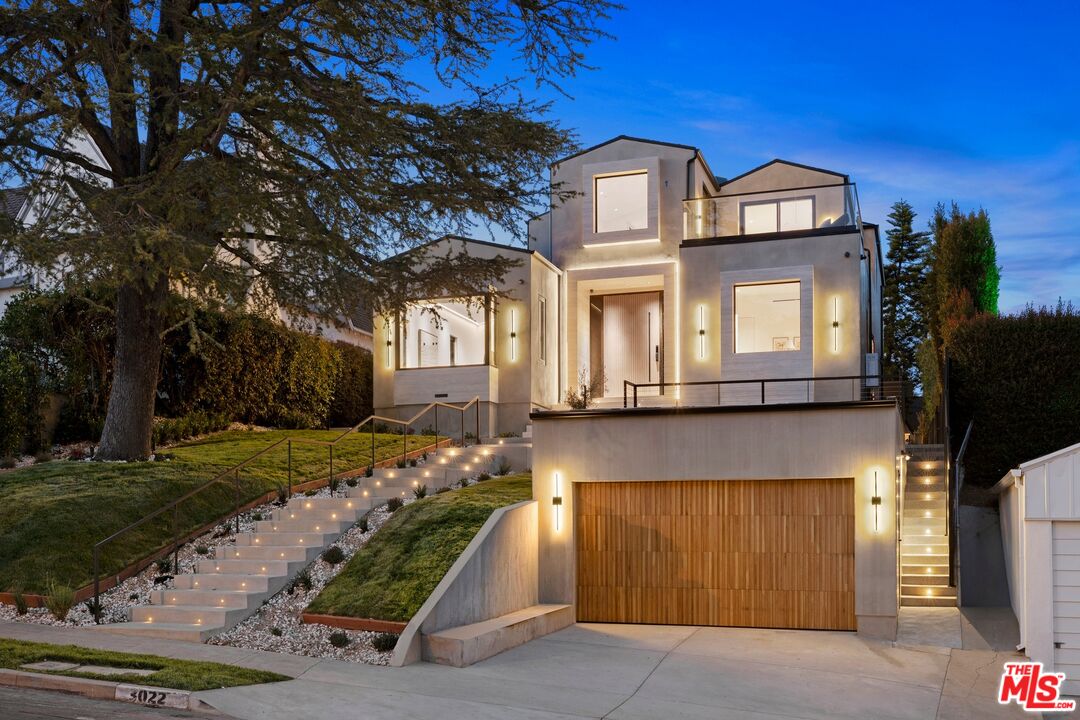 Property photo for 3022 Patricia Ave, Los Angeles, CA