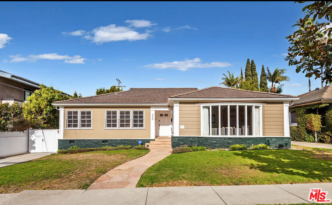 Property photo for 9509 Cresta Dr, Los Angeles, CA