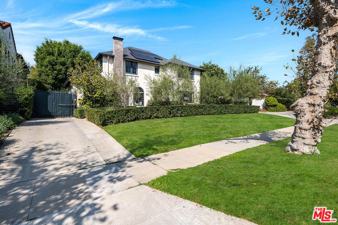 Property photo for 555 Wilcox Ave, Los Angeles, CA
