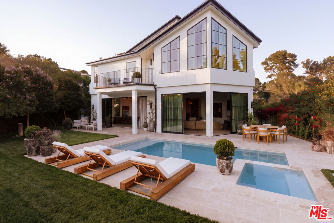 Property photo for 1122 La Altura Rd, Beverly Hills, CA