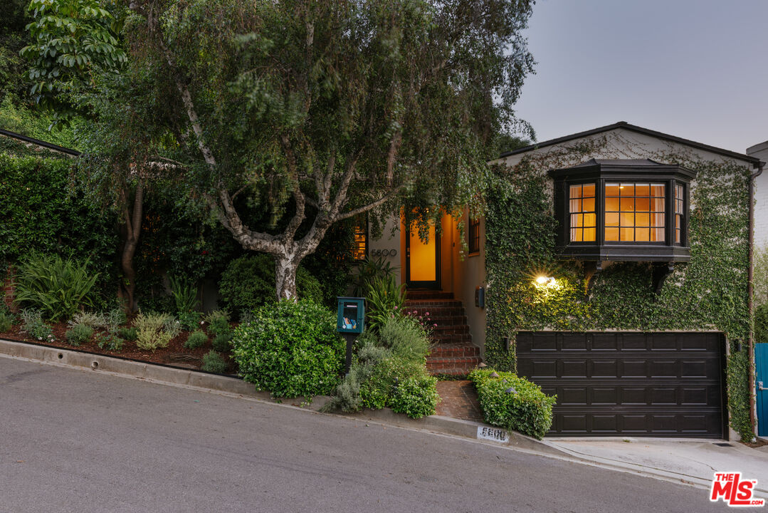 Property photo for 5800 Spring Oak Ter, Los Angeles, CA