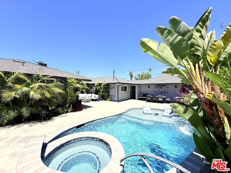 Property photo for 5500 Shenandoah Ave, Los Angeles, CA
