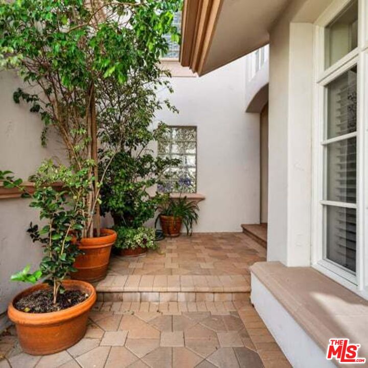 Property photo for 12699 Promontory Rd, Los Angeles, CA