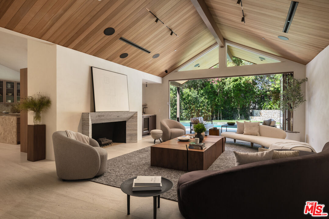 Property photo for 4146 High Valley Rd, Los Angeles, CA