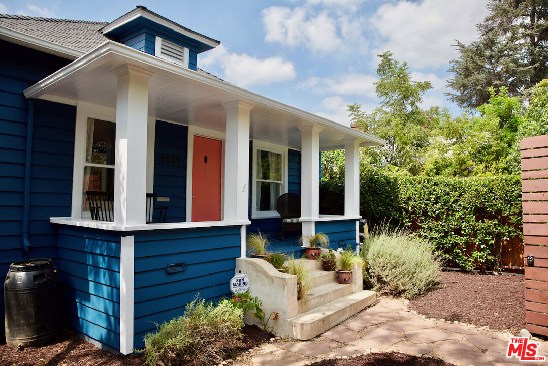 Property photo for 1247 N Hoover St, Los Angeles, CA