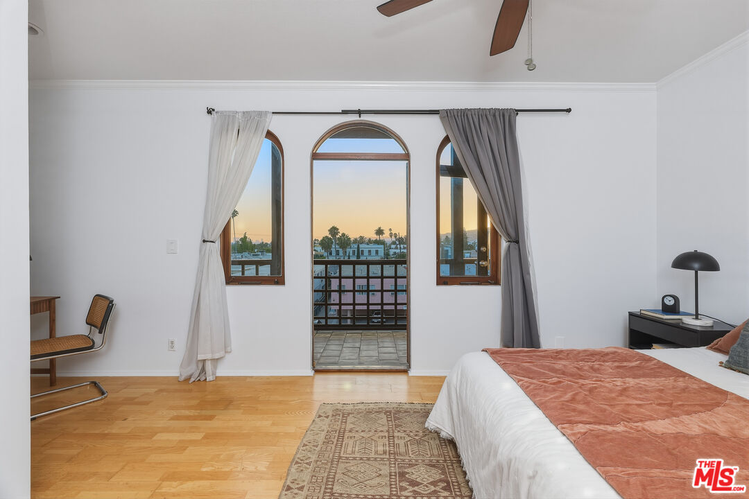 828 N Hudson Ave, #214, Los Angeles, CA 90038 828 N Hudson Ave, #214, Los Angeles, CA 90038