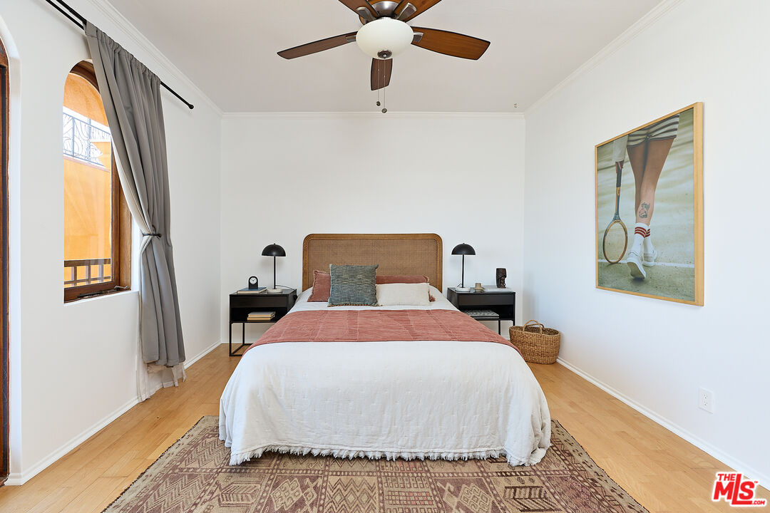 828 N Hudson Ave, #214, Los Angeles, CA 90038 828 N Hudson Ave, #214, Los Angeles, CA 90038