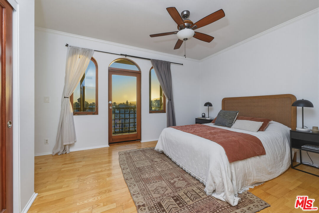 828 N Hudson Ave, #214, Los Angeles, CA 90038 828 N Hudson Ave, #214, Los Angeles, CA 90038