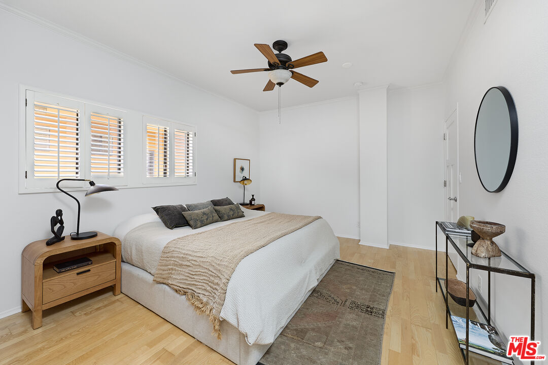 828 N Hudson Ave, #214, Los Angeles, CA 90038 828 N Hudson Ave, #214, Los Angeles, CA 90038
