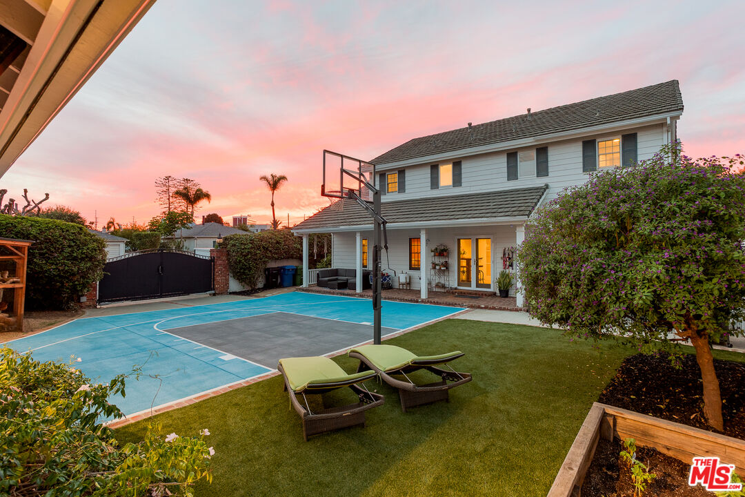 Property photo for 8426 Flight Ave, Los Angeles, CA