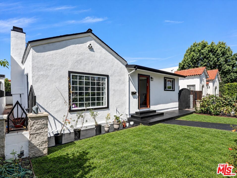 Property photo for 607 N Fuller Ave, Los Angeles, CA