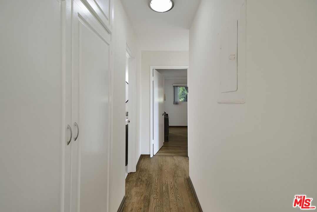 525 N Sycamore Ave, #306, Los Angeles, CA 90036 525 N Sycamore Ave, #306, Los Angeles, CA 90036