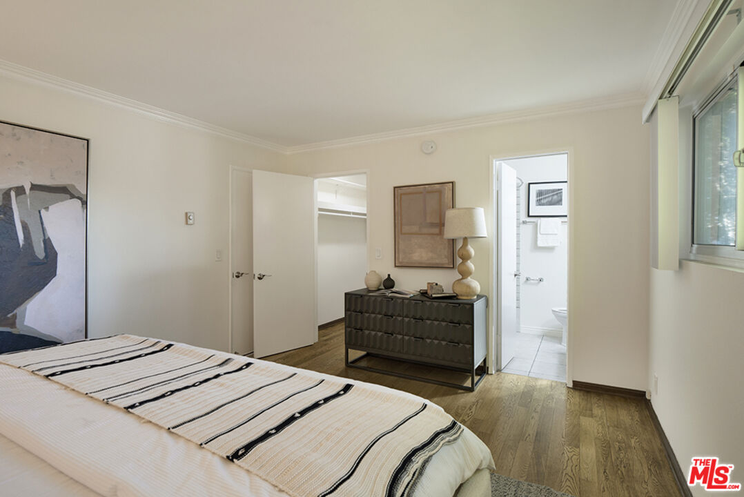 525 N Sycamore Ave, #306, Los Angeles, CA 90036 525 N Sycamore Ave, #306, Los Angeles, CA 90036