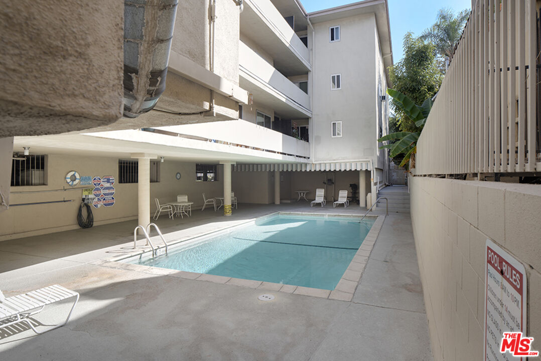525 N Sycamore Ave, #306, Los Angeles, CA 90036 525 N Sycamore Ave, #306, Los Angeles, CA 90036
