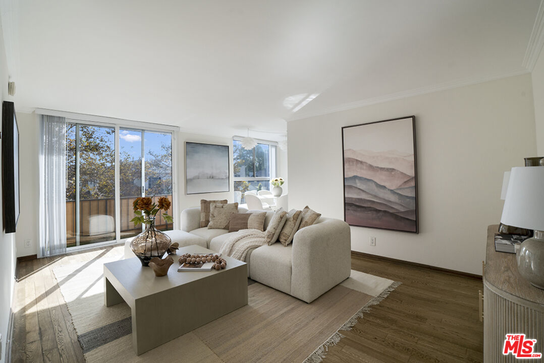 525 N Sycamore Ave, #306, Los Angeles, CA 90036 525 N Sycamore Ave, #306, Los Angeles, CA 90036