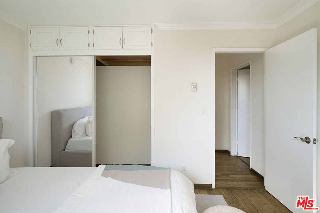 525 N Sycamore Ave, #306, Los Angeles, CA 90036 525 N Sycamore Ave, #306, Los Angeles, CA 90036