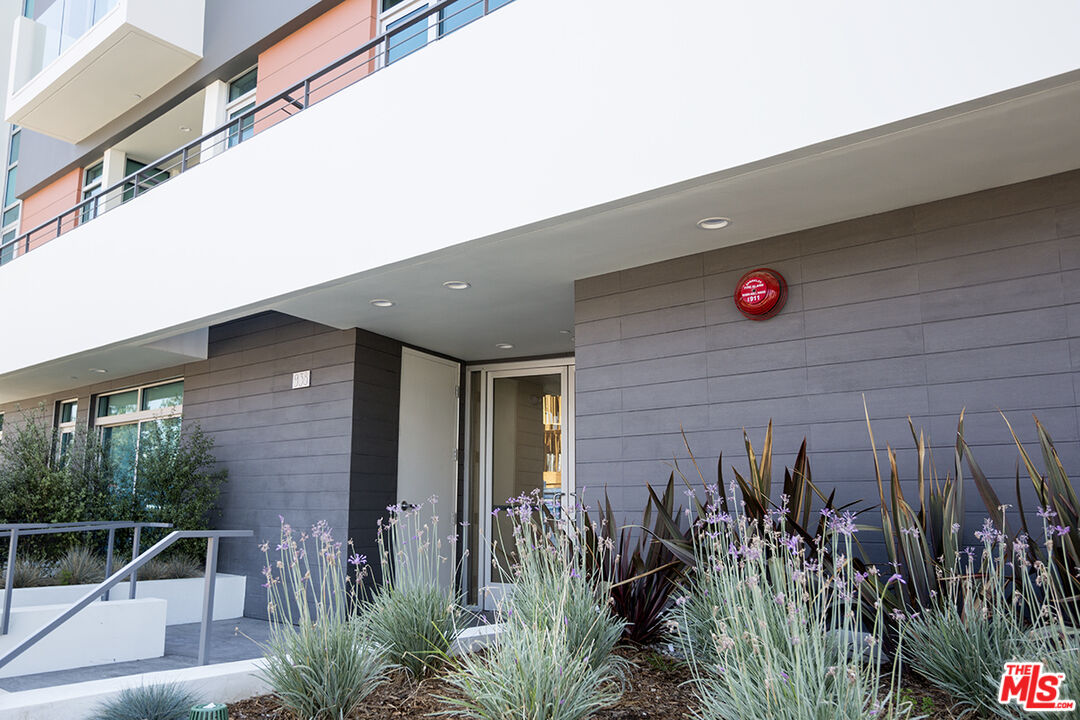 Property photo for 938 S ORANGE GROVE AVE, #202, Los Angeles, CA