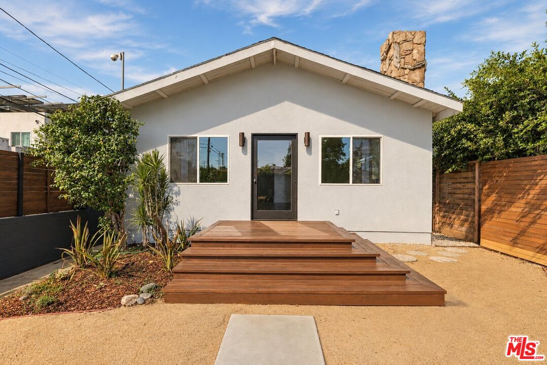 Property photo for 911 Indiana Ave, Venice, CA