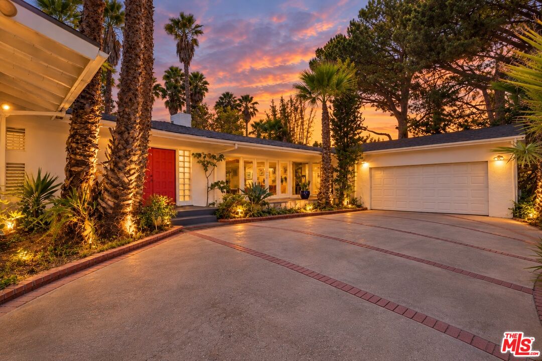 Property photo for 8364 Mulholland Dr, Los Angeles, CA