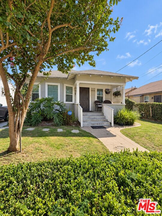 Property photo for 1528 W 36th St, Los Angeles, CA