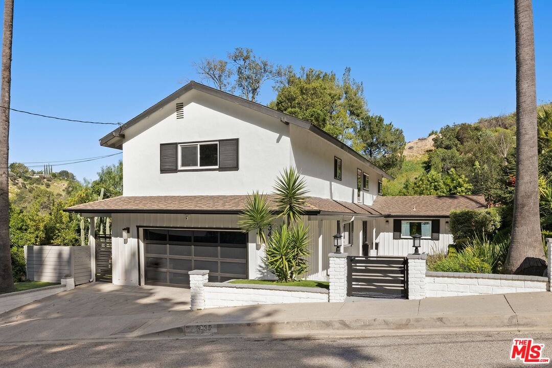 Property photo for 3430 Loadstone Dr, Los Angeles, CA
