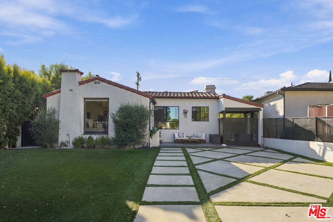 Property photo for 1633 S Wooster St, Los Angeles, CA