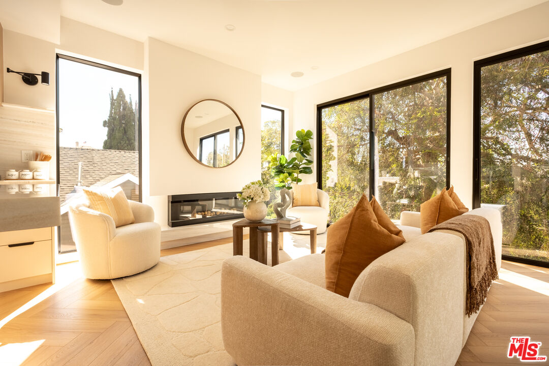 Property photo for 839 Waterloo St, Los Angeles, CA