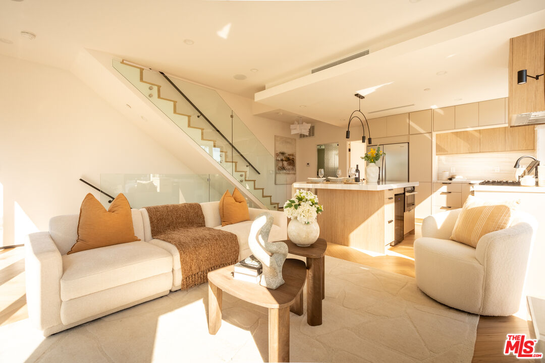 Property photo for 839 1/2 Waterloo St, Los Angeles, CA