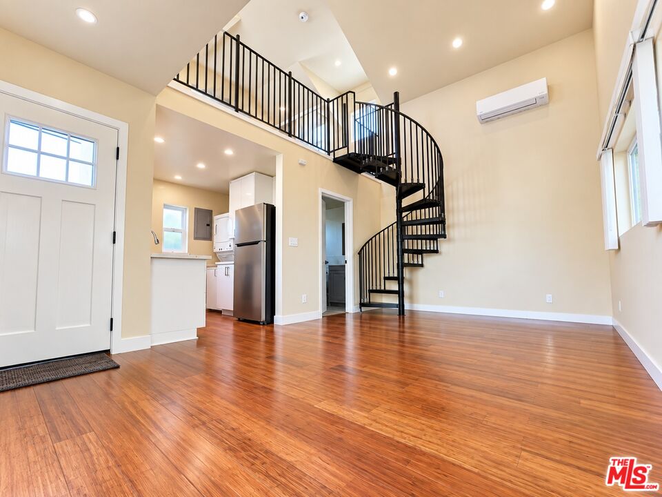 Property photo for 1658 S Carmelina Ave, Los Angeles, CA
