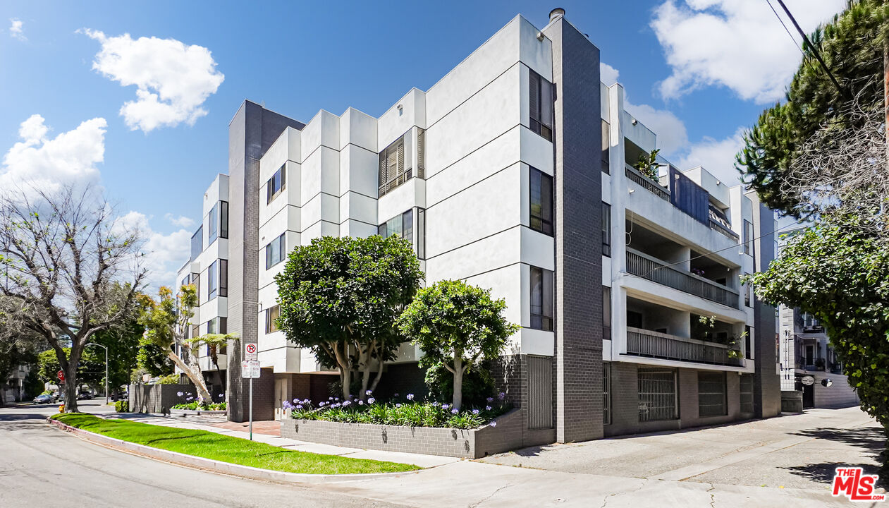 Property photo for 1220 Roxbury Dr, #302, Los Angeles, CA