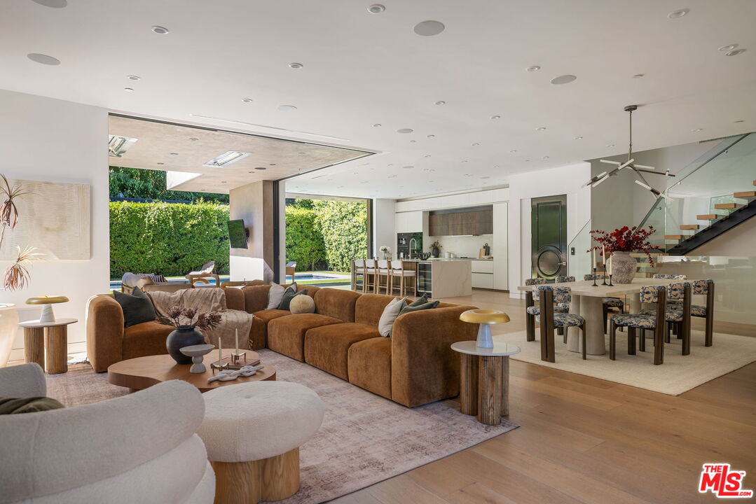 Property photo for 1845 Coldwater Canyon Dr, Beverly Hills, CA