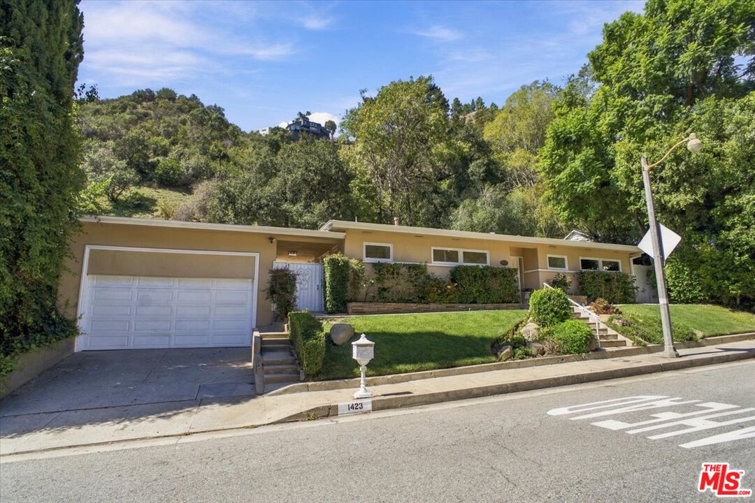 Property photo for 1423 Roscomare Rd, Los Angeles, CA