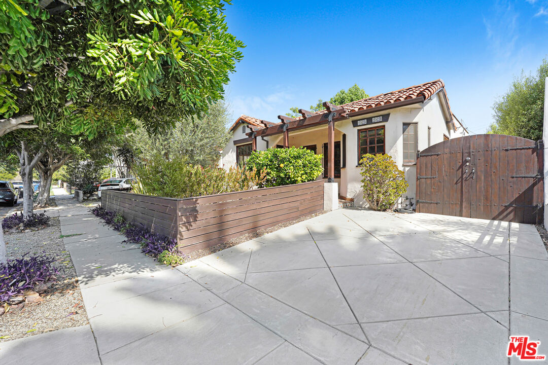 Property photo for 2526 Clyde Ave, Los Angeles, CA