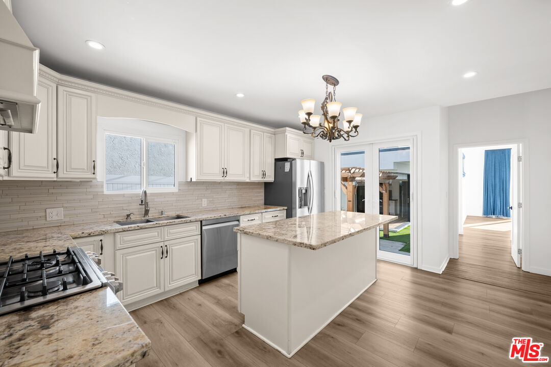 Property photo for 426 S La Peer Dr, Beverly Hills, CA