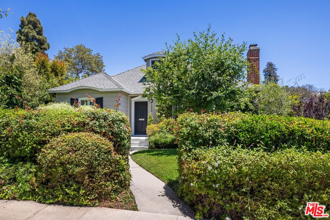Property photo for 300 N Bowling Green Way, Los Angeles, CA