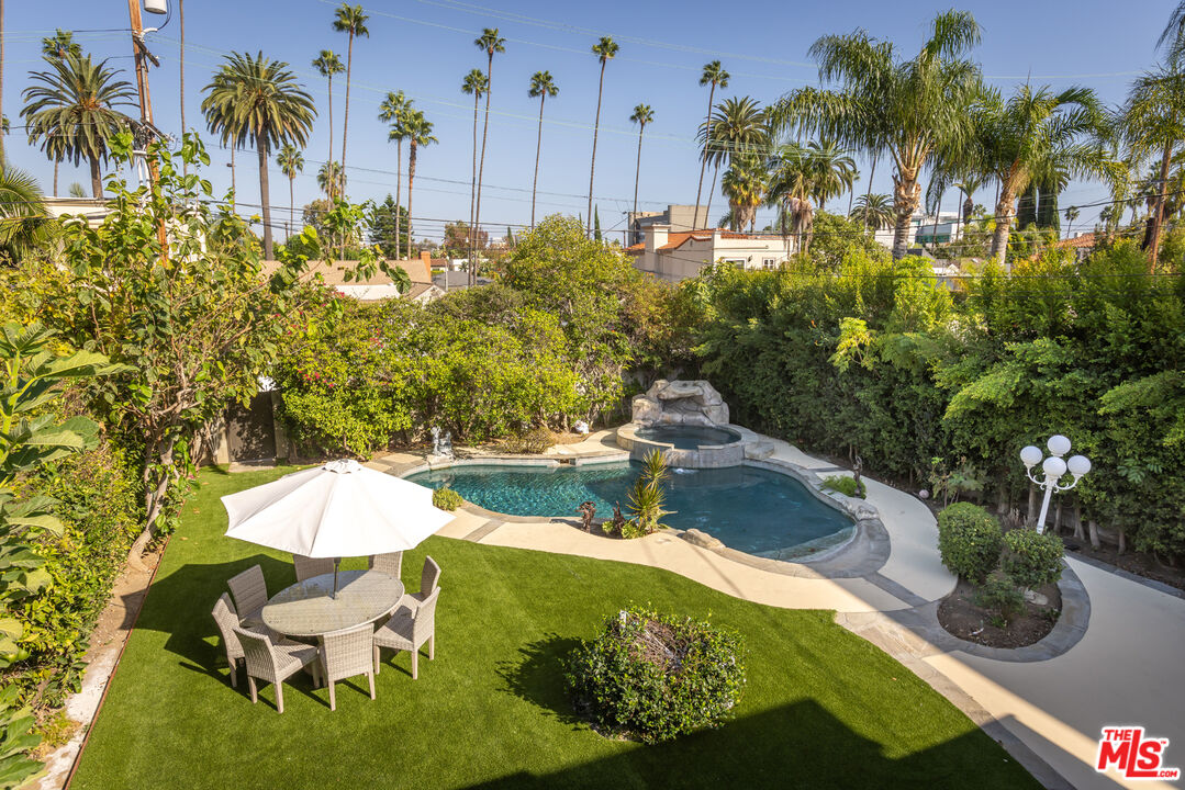 Property photo for 120 N Oakhurst Dr, Beverly Hills, CA