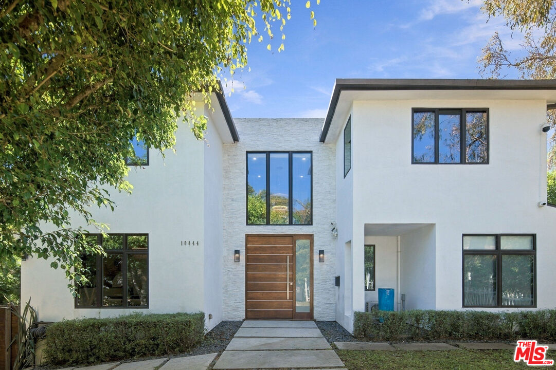 Property photo for 10844 Rochester Ave, Los Angeles, CA