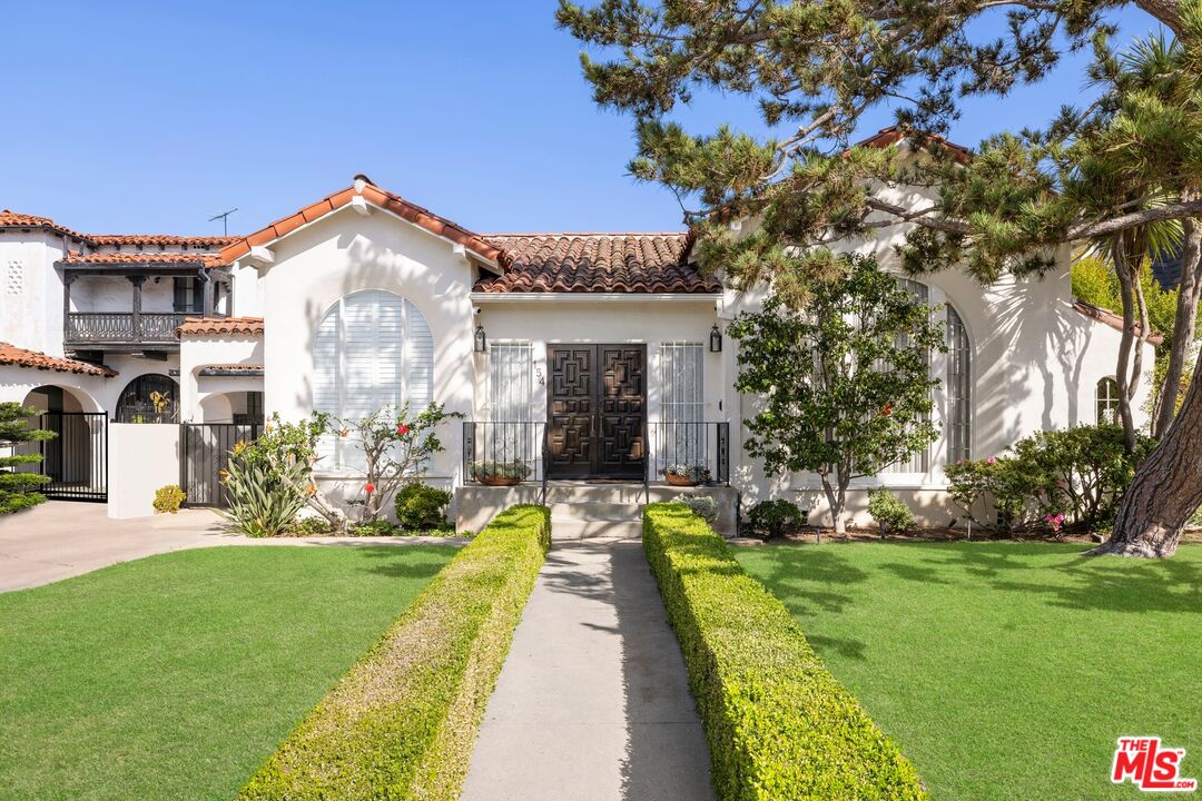 Property photo for 154 S Alta Vista Blvd, Los Angeles, CA
