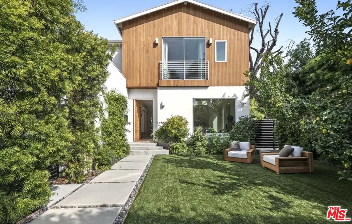 Property photo for 1518 Glenavon Ave, Venice, CA