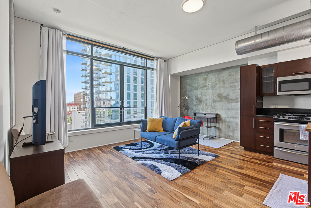 Property photo for 1111 S Grand Ave, #817, Los Angeles, CA