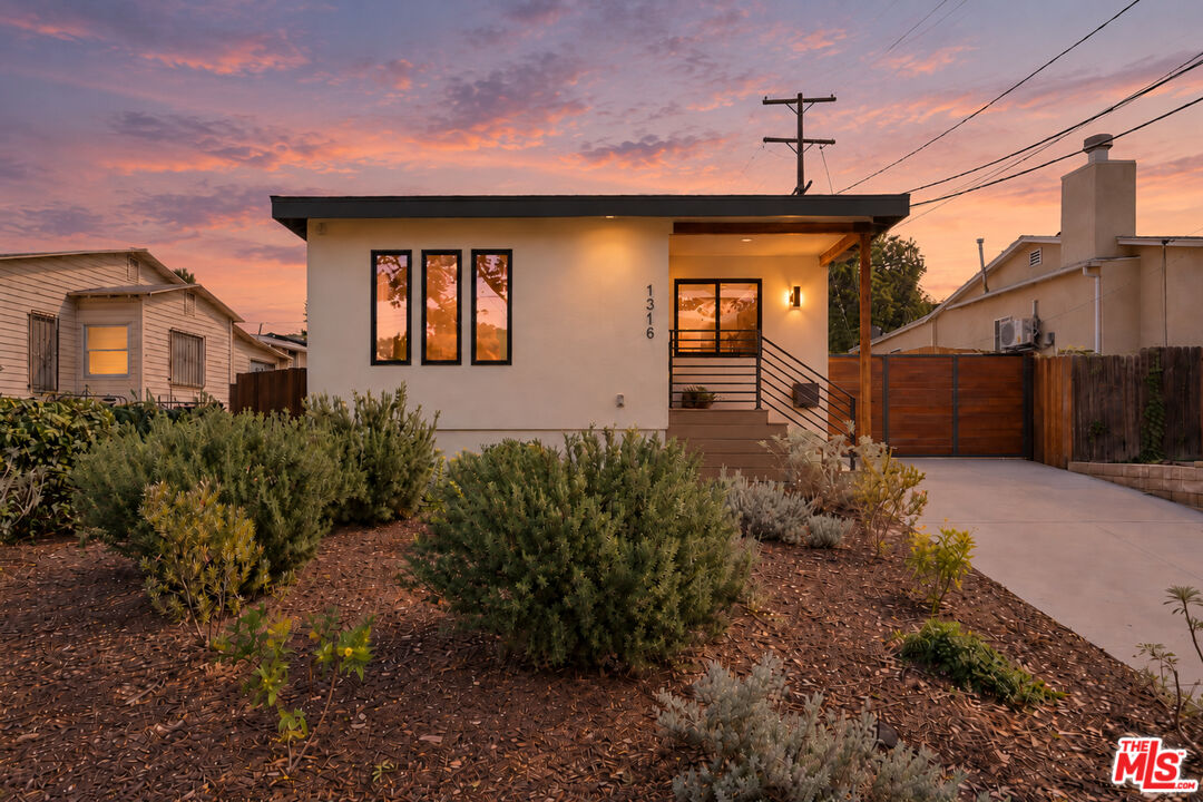 Property photo for 1316 N Chester Ave, Inglewood, CA