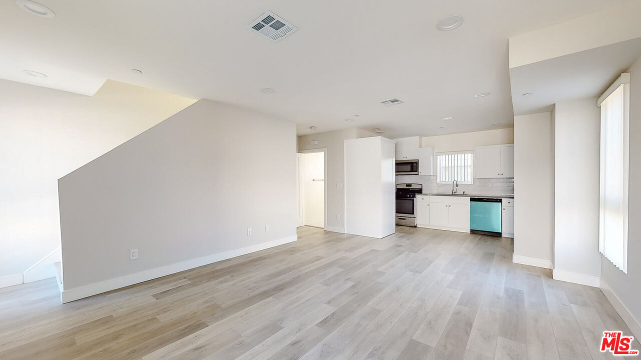 Property photo for 307 Rosemont Ave, #1/2A, Los Angeles, CA