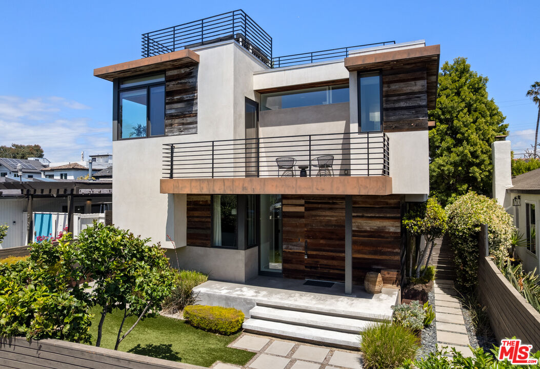 Property photo for 3108 Yale Ave, Marina Del Rey, CA