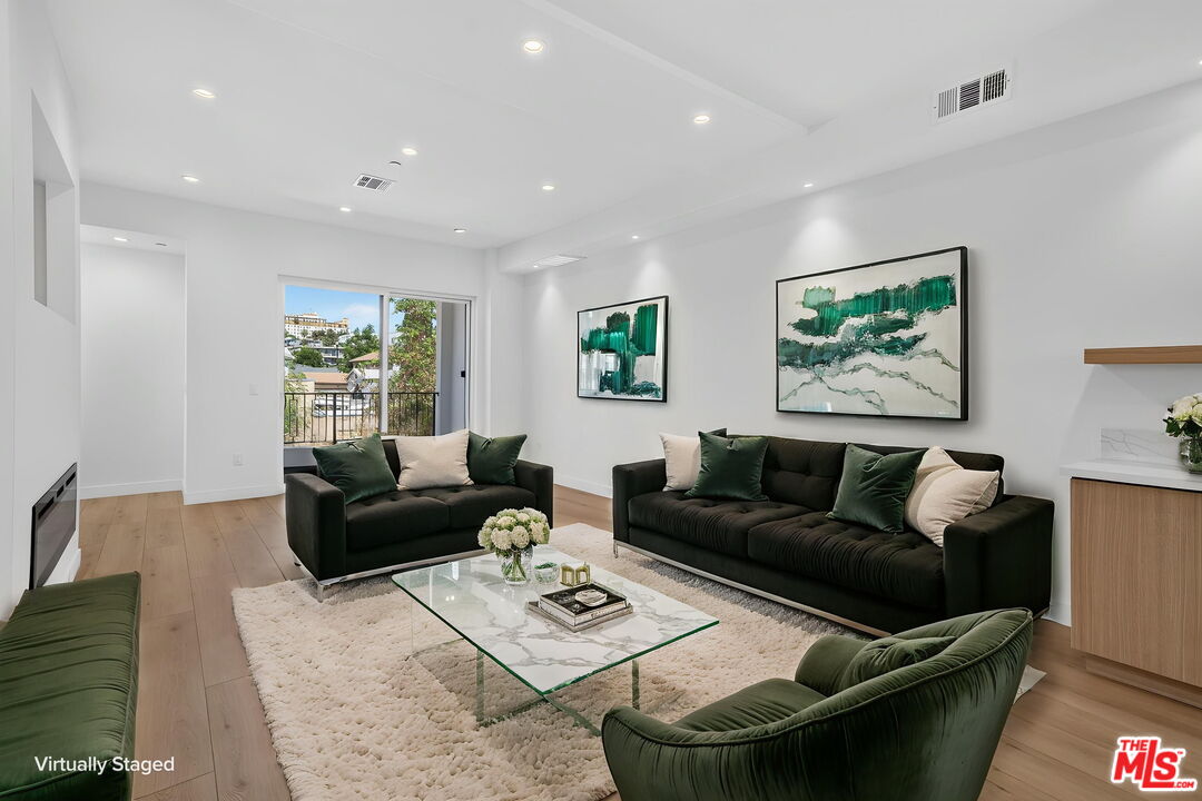 Property photo for 150 N Carondelet St, #A, Los Angeles, CA